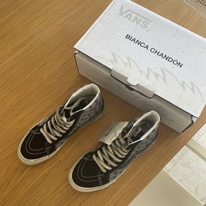 Bianca chandon collaborated with Vans. Vintage looks and Brand new size 9.5 Men.